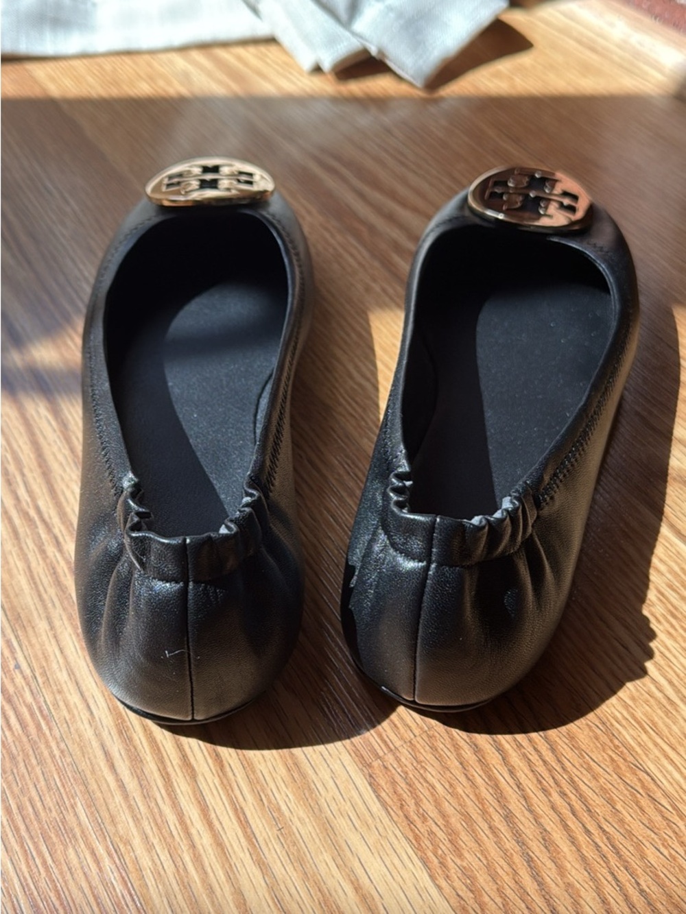 Never Worn Tory Burch Black Leather Logo Ballet Flats - Picture 3 of 5